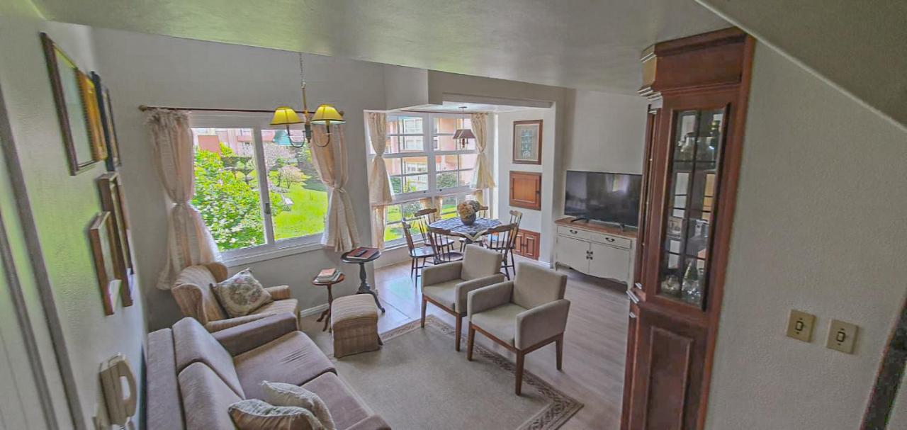 Duplex Floresta Negra - Sua Base Perfeita Em Gramado! Otima Localizacao Lagonegro 500M - 02 Quartos E 02 Banheiros Para Familia Em Condominio Fechad0, Cozinha Completa Com Garagem E Portaria 24H Buitenkant foto