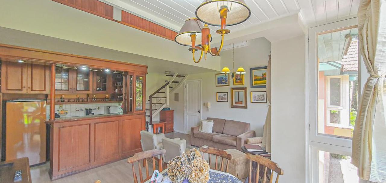 Duplex Floresta Negra - Sua Base Perfeita Em Gramado! Otima Localizacao Lagonegro 500M - 02 Quartos E 02 Banheiros Para Familia Em Condominio Fechad0, Cozinha Completa Com Garagem E Portaria 24H Buitenkant foto