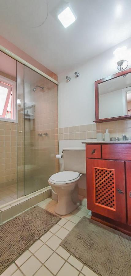 Duplex Floresta Negra - Sua Base Perfeita Em Gramado! Otima Localizacao Lagonegro 500M - 02 Quartos E 02 Banheiros Para Familia Em Condominio Fechad0, Cozinha Completa Com Garagem E Portaria 24H Buitenkant foto